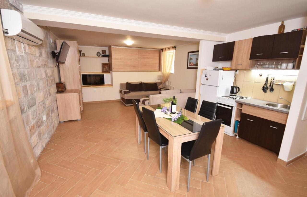 Vila Kula 1830 Apartments Херцег-Новий Екстер'єр фото