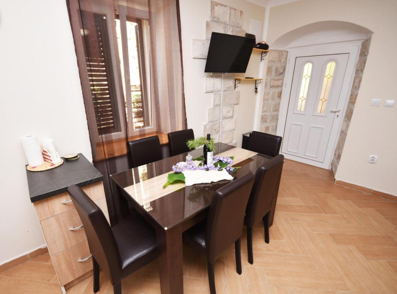 Vila Kula 1830 Apartments Херцег-Новий Екстер'єр фото